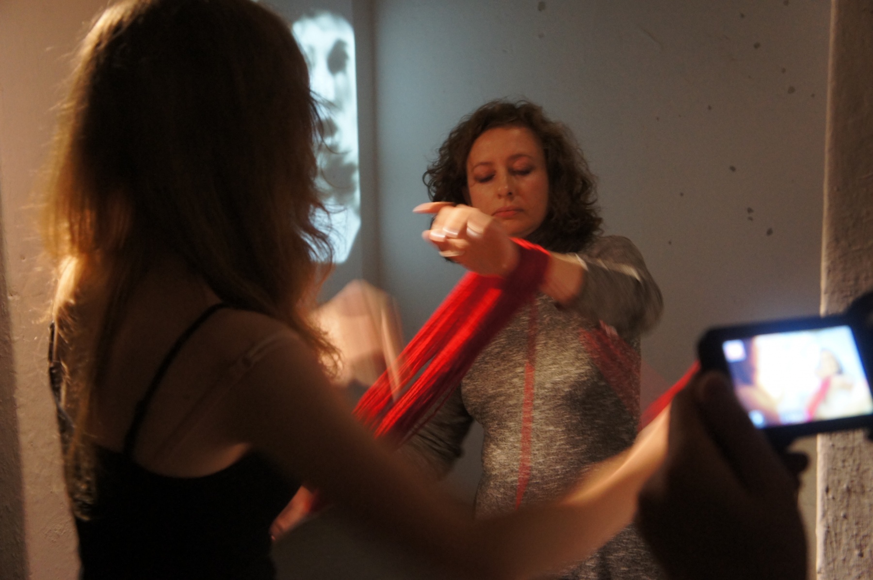 Fotorelacja i dokumentacja wideo z wystawy Relacje 6. Joanna Chołaścińska i Magdalena Mazur  (Galeria Nurt, 10.07.2019)